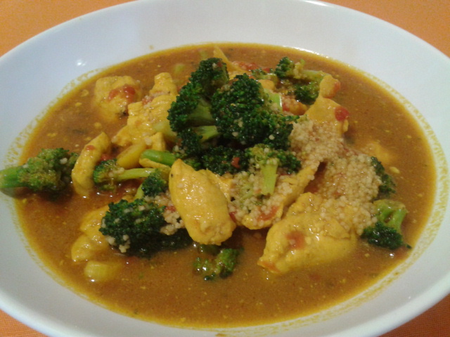 Cuidándome: Pollo Al Curry Con Brócoli Y Cus Cus

