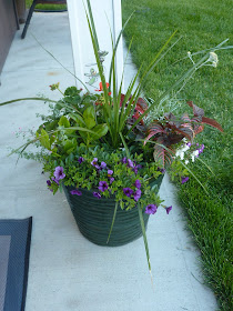 My Crafty Days: Outdoor Bakers Rack