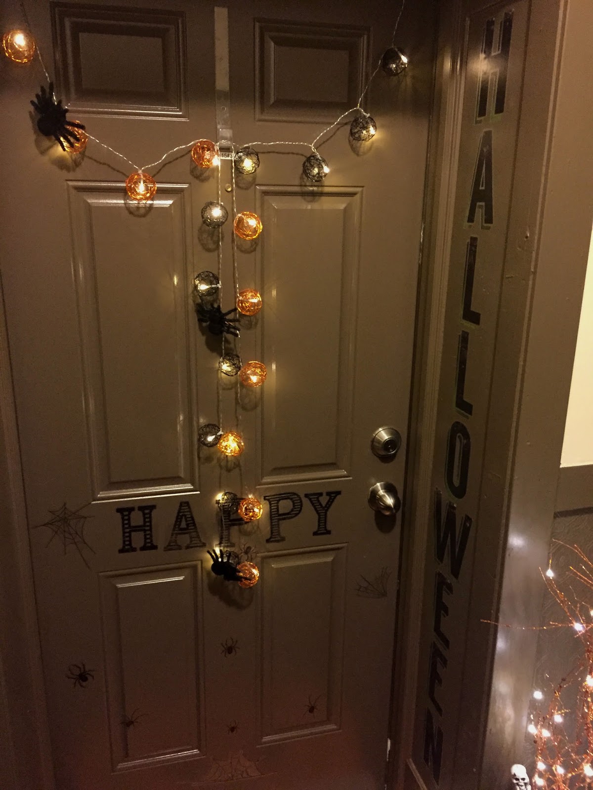 {Luxaholic} Halloween At Your Door #DecorateMyFlat • Curvatude