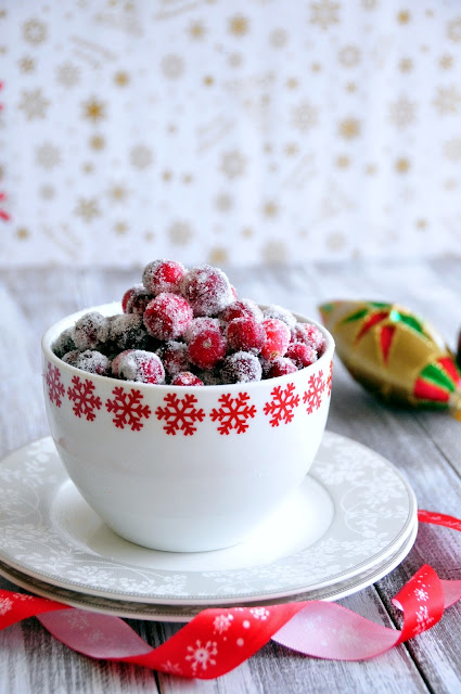 How to make Frosted Cranberries (Candied Cranberries) with video tutorial. Festive holiday treats and garnisd.   http://uTry.it