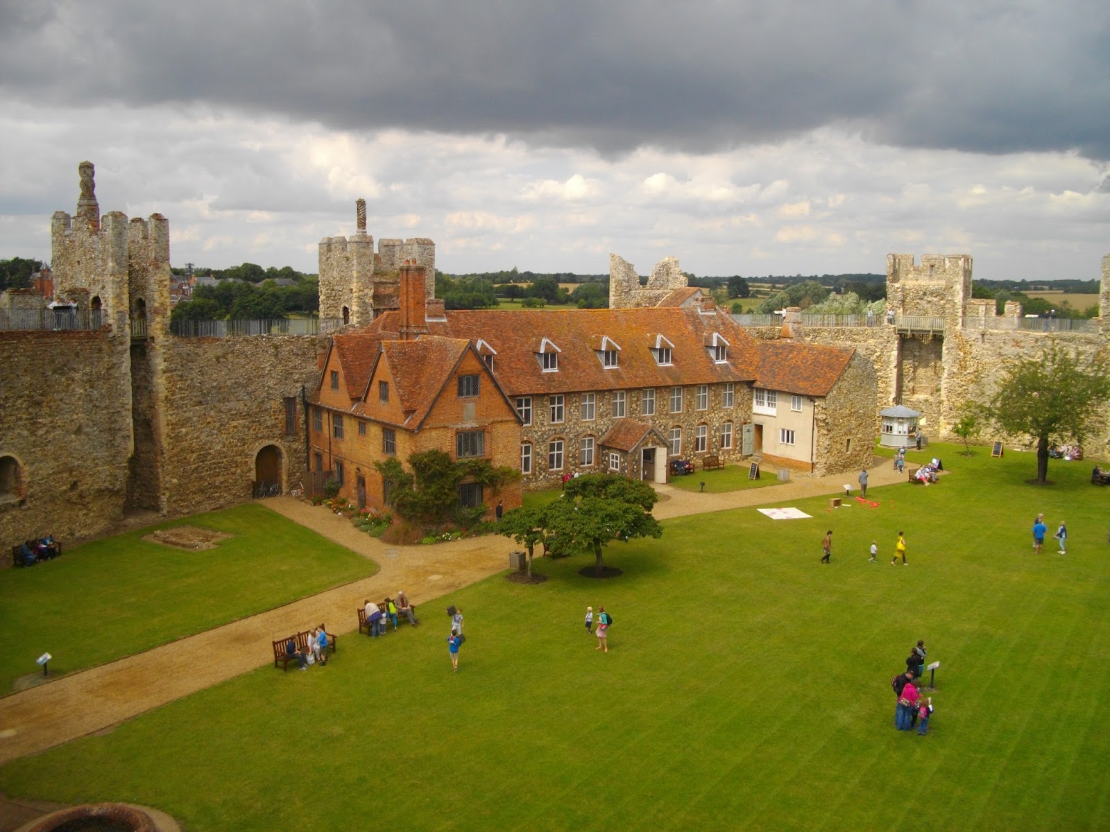 Birds and Beer SUFFOLK Framlingham Castle