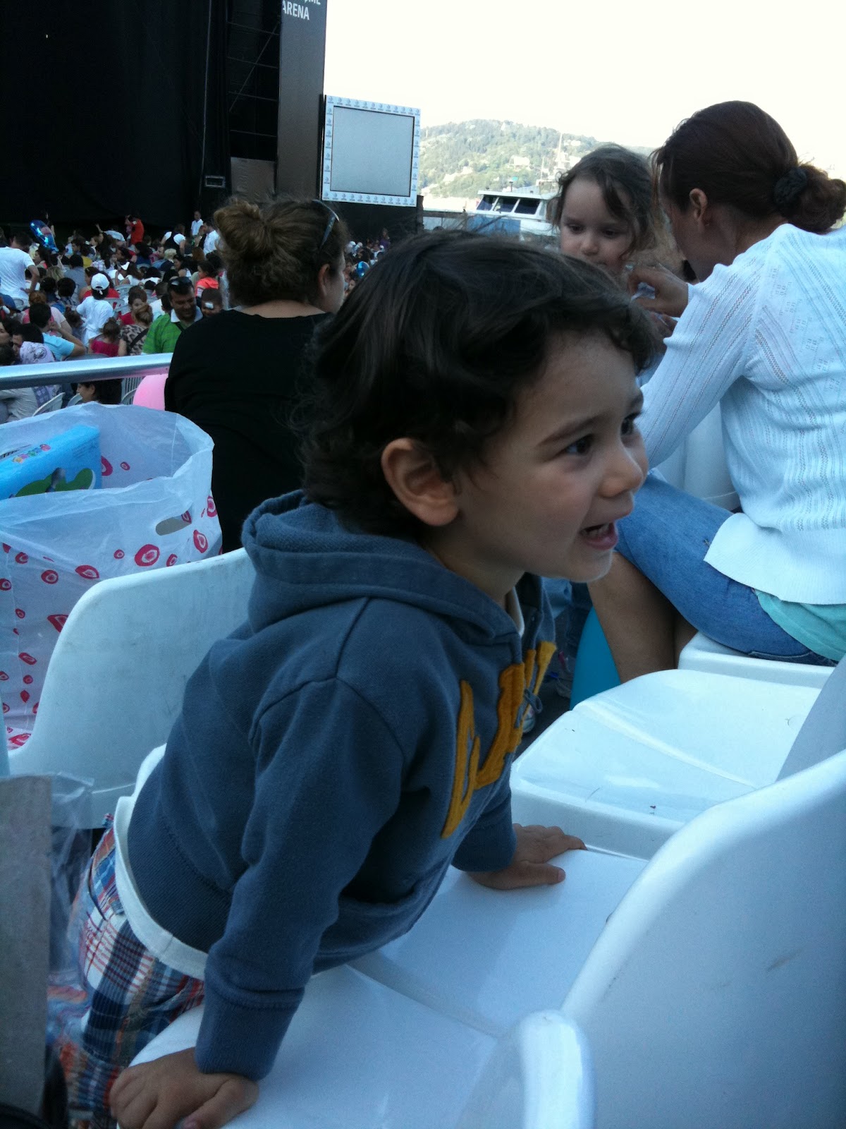 MİNİK ARI MERT BEBEK ŞENLİĞİ &amp; PEPEE KONSERİ