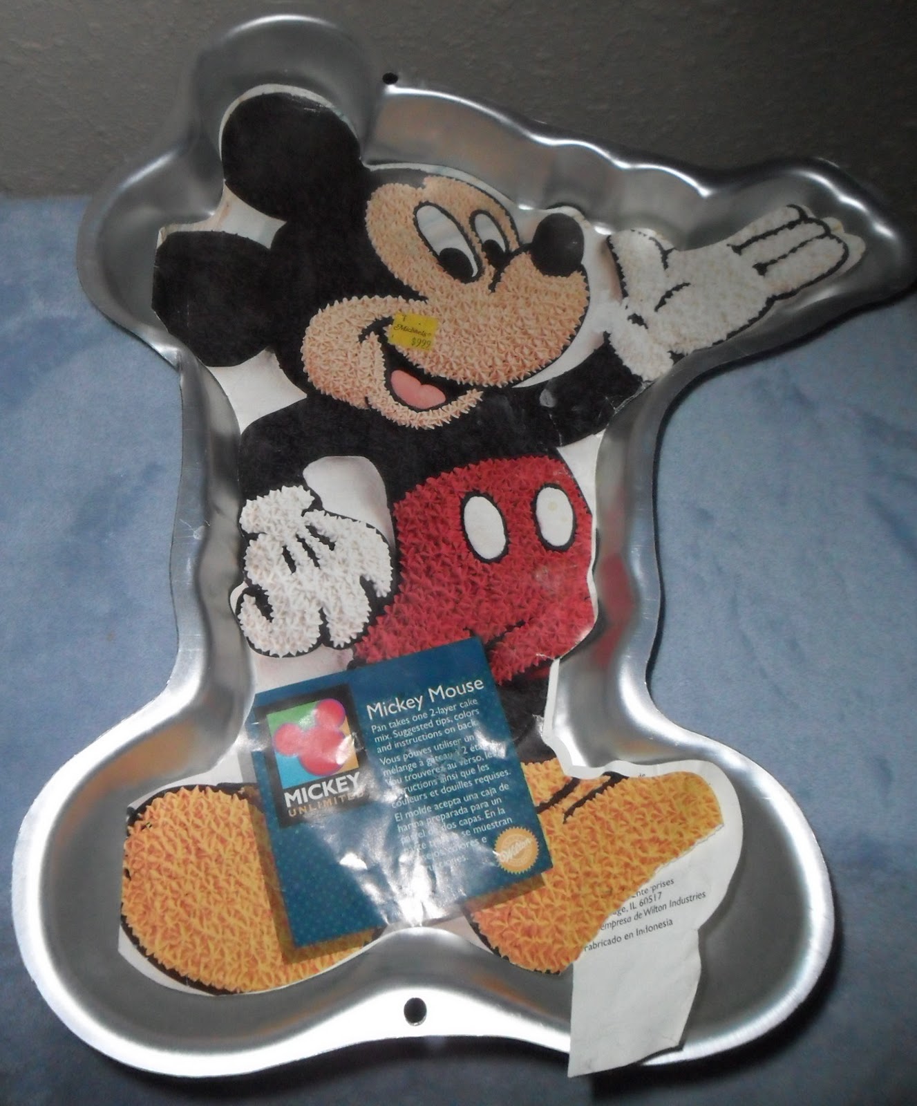 Cookie Cutter Corner (and Cake Pans too!) Mickey Mouse Cake Pan by Wilton