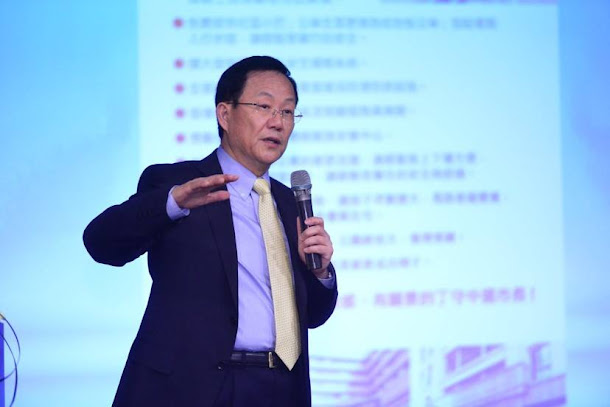 有意角逐台北市長的國民黨前立委丁守中傳出接受協調退選,但丁守中臉書專頁「丁守中粉絲團」否認一事,強調參選到底。 有意角逐台北市長的國民黨前立委丁守中傳出接受協調退選,但丁守中臉書專頁「丁守中粉絲團」否認一事,強調參選到底。