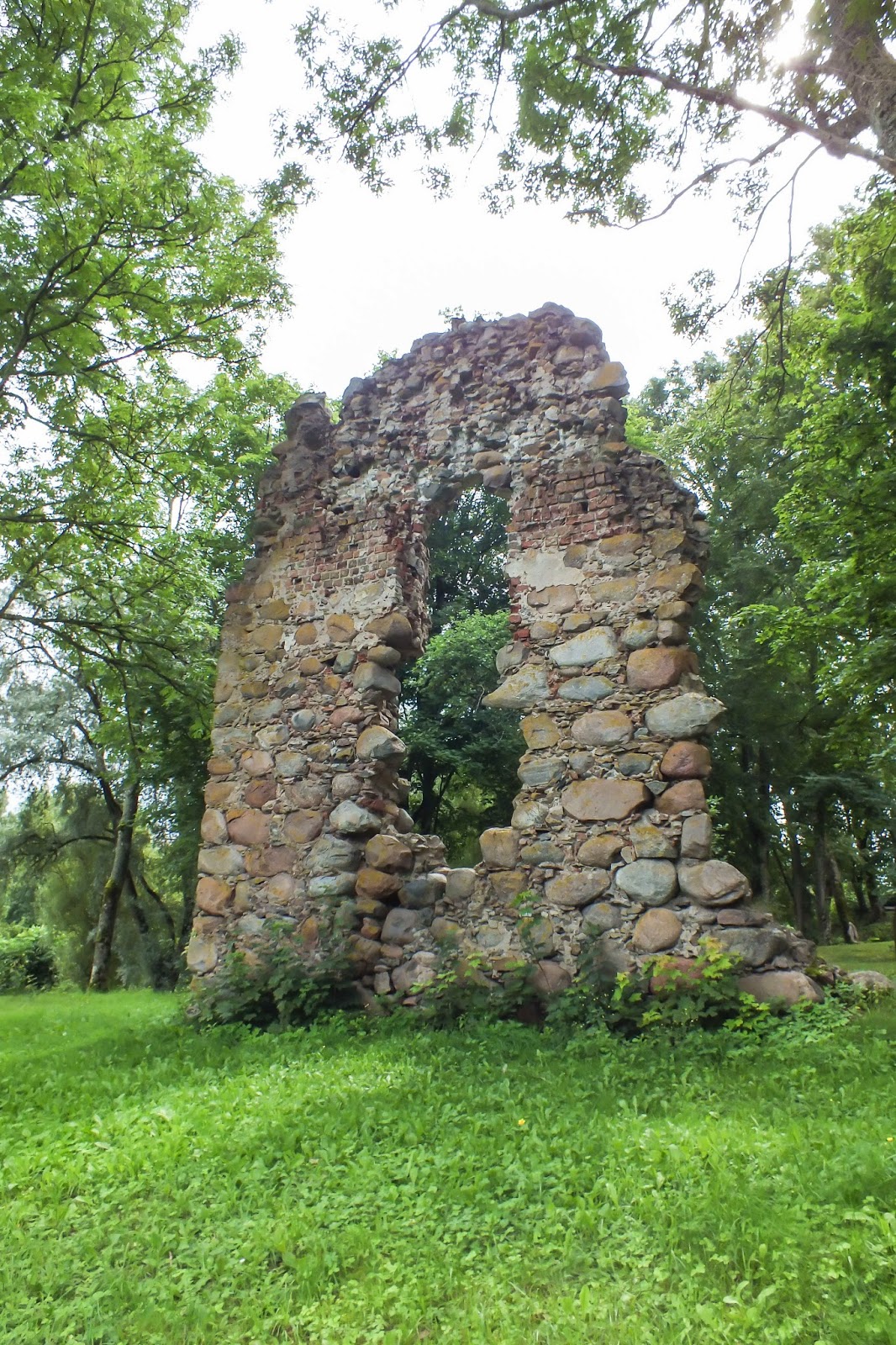Замок в Дурбе (Durbe castle)
