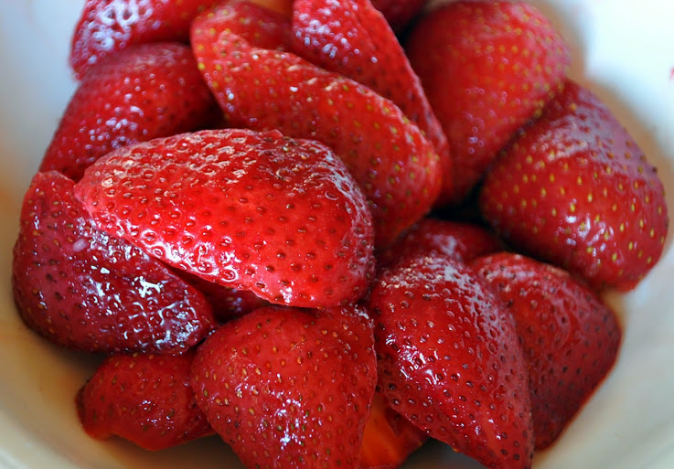 A LA GRAHAM BALSAMIC MACERATED STRAWBERRIES AND BASIL