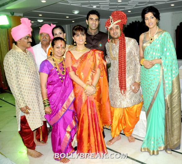 Bharat Godambe, Dorris Godambe, Nishka Lulla, Neeta Lulla, Sandip Soparrkar, Suraj Godambe, Jesse Randhawa - (6) -  All Celebs @Suraj Godambe & Monali's Wedding