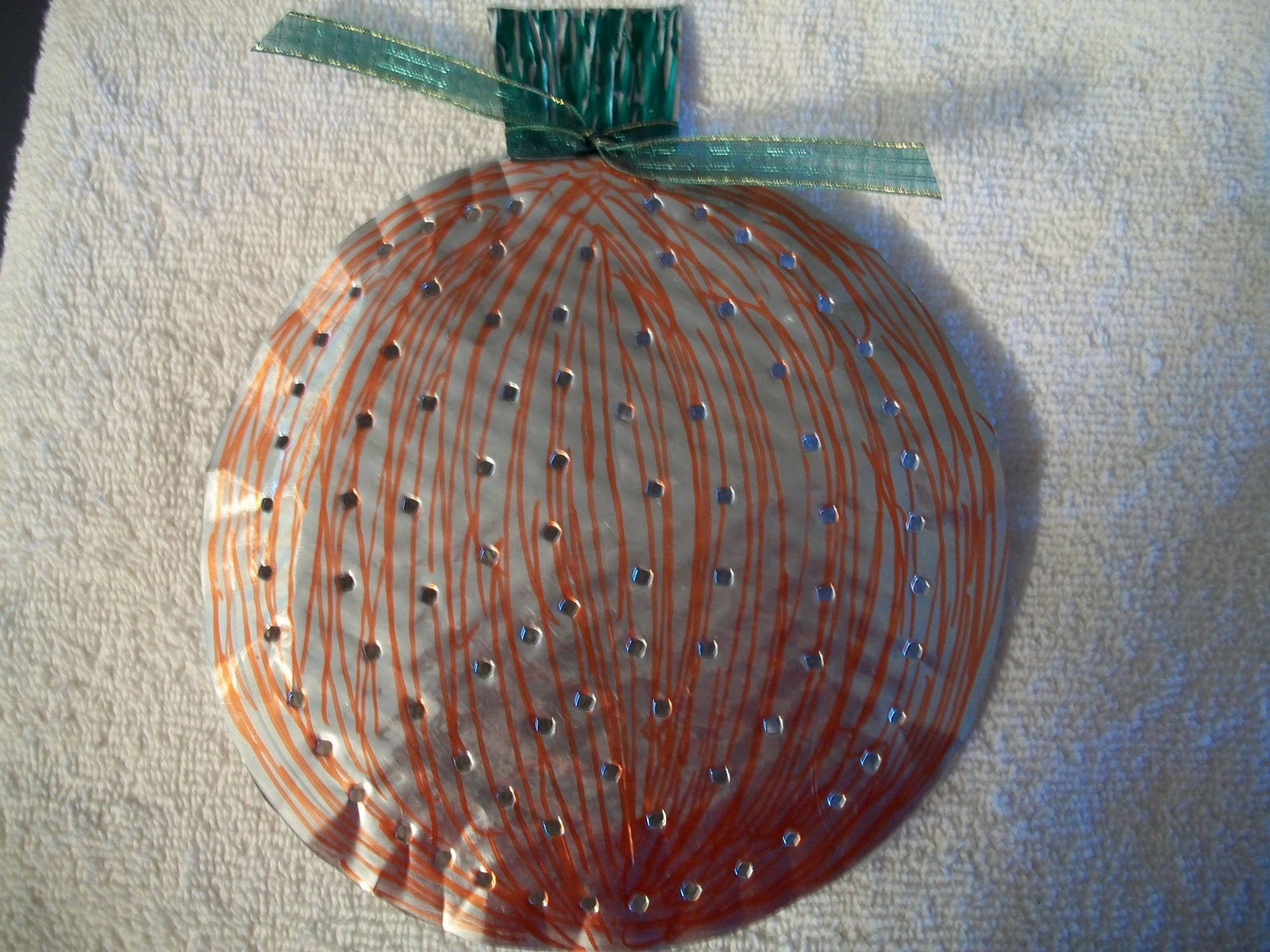 Cats, Kids and Crafts Pie Tin Pumpkin