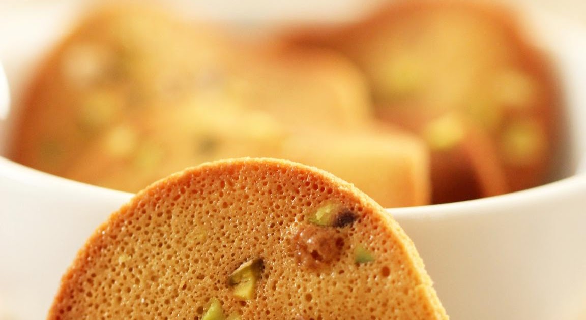 dailydelicious Pistachio tuiles Thin, delicious and very nutty cookies!