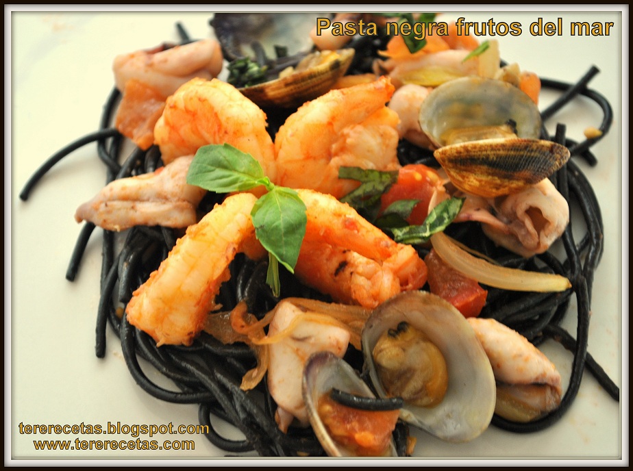 Pasta negra frutos del mar Las Recetas de Tere