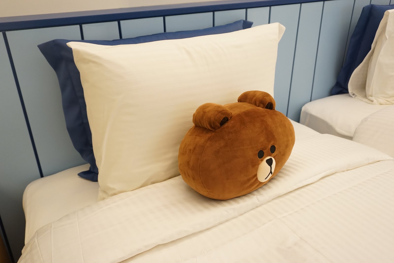 LINE FRIENDS Hotel Room Stevie Wong