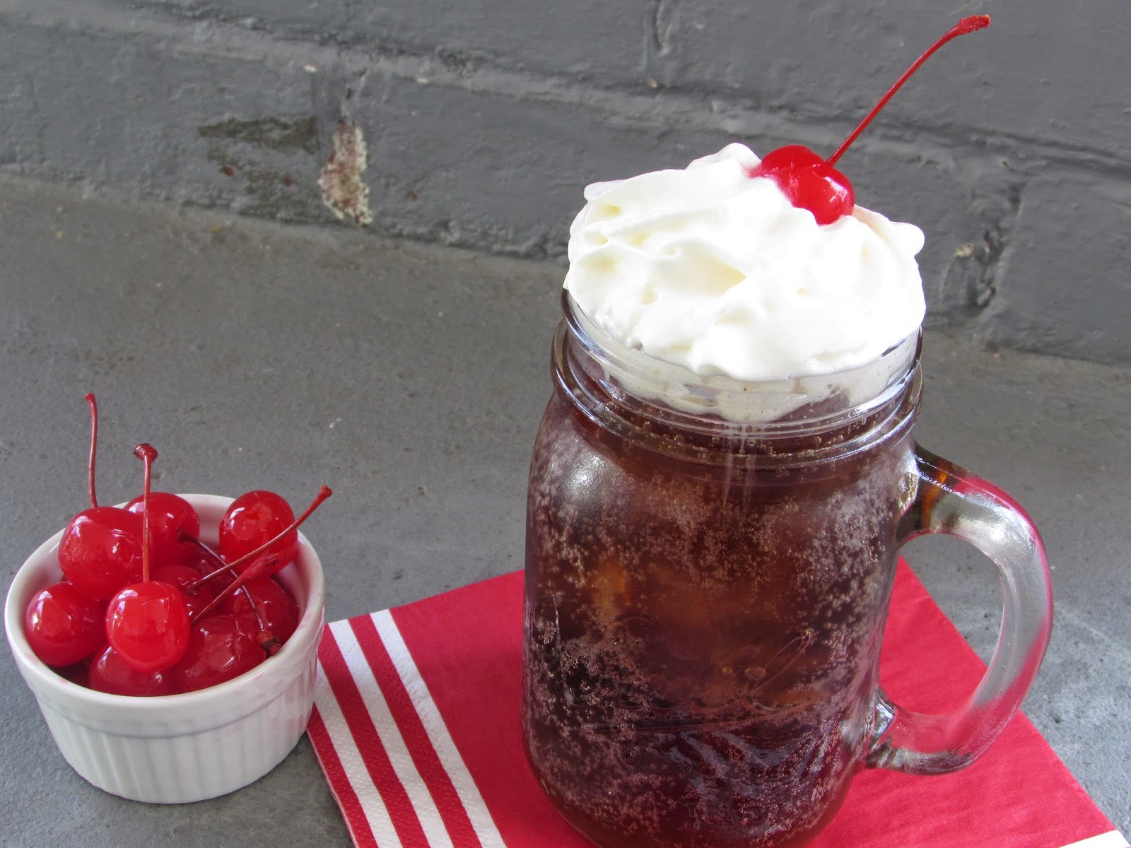 Glamour Girl Gourmet Whipped Cream & Spiked Root Beer