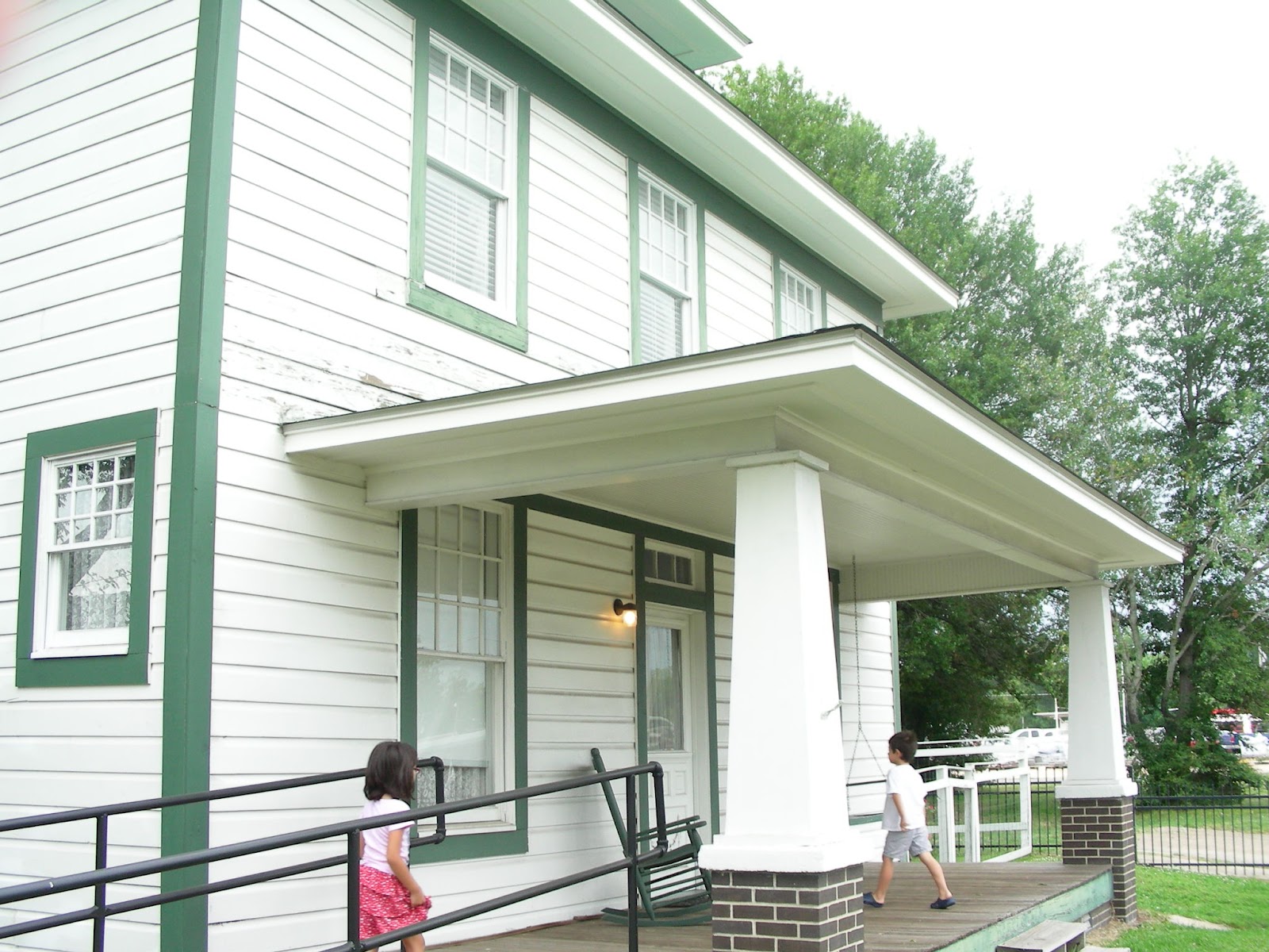 From Taiwan to Texas Life in MidAmerica Hope, Arkansas