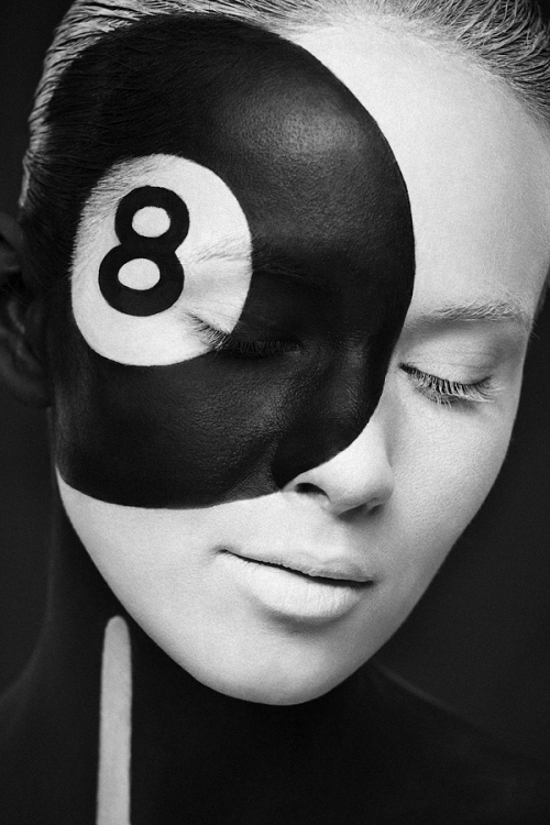 02-Alexander-Khokhlov-Black-&-White-Face-Painting-Photography