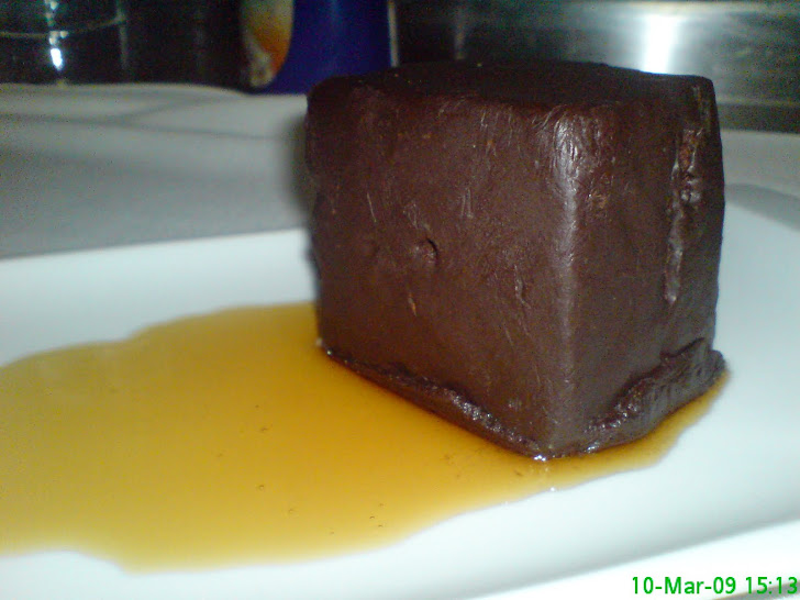 Bizcocho de chocolate templado con reducción de Pedro Ximénez