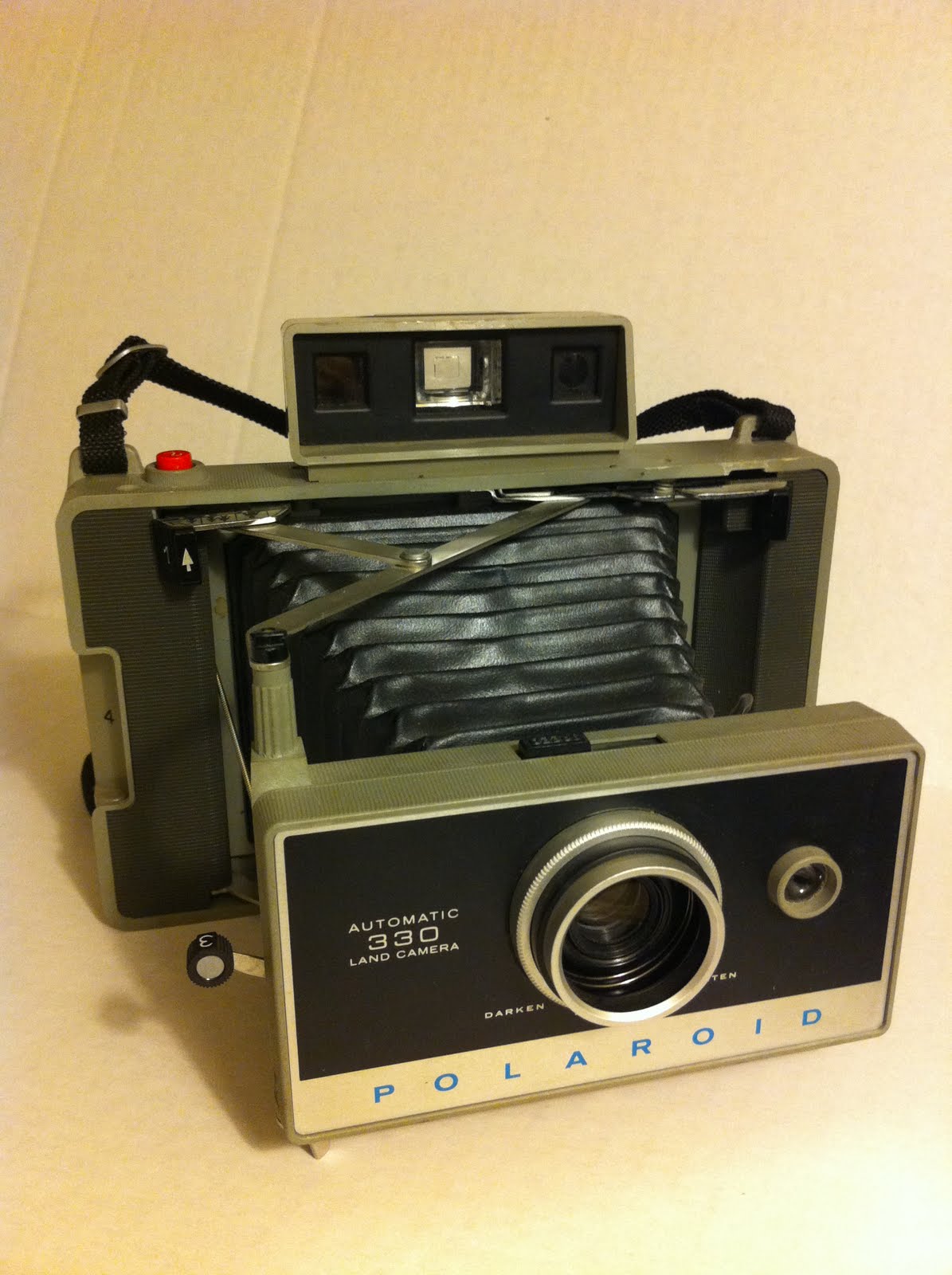 POLAroid Land Instant Picture Camera, Film Photography, Silver