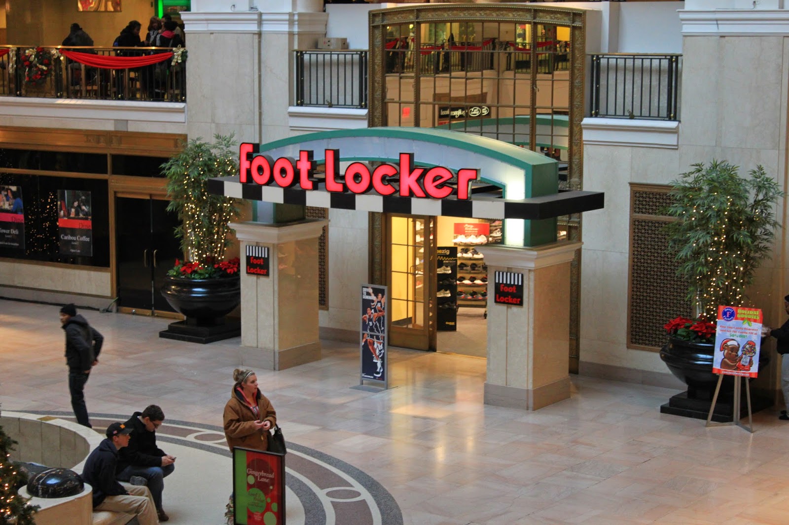 Foot Locker, INC. Ch. 14 Marketing Channels and Retailing