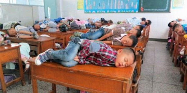 Di China, Murid Dipaksa Tidur di Kelas!