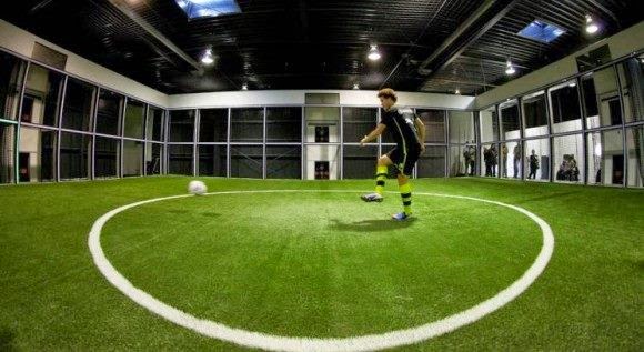 Gambar Pusat Latihan Berteknologi Tinggi Footbalnaut di Malaysia