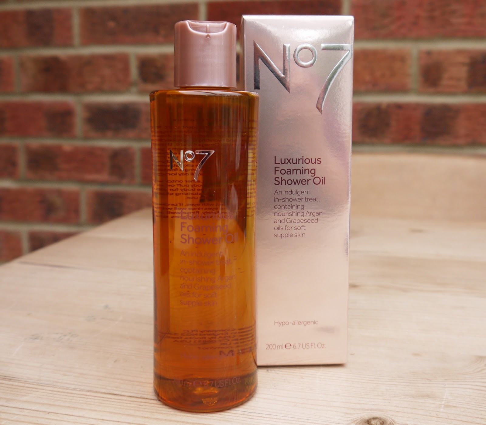 BEAUTY & LE CHIC No.7 Luxurious Foaming Shower Oil Review