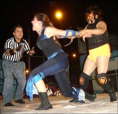 female mexican wrestlers, wrestler, wrestling