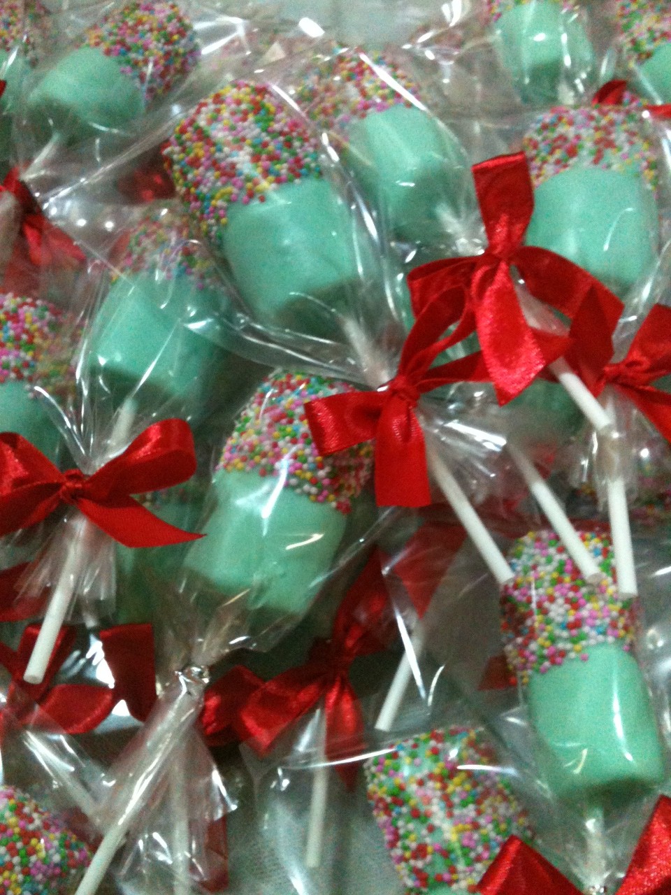 Sweet Luscious Cakes Marshmallow Pop for Wedding