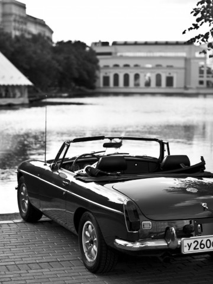 Retro Car Black And White Lake  Android Best Wallpaper