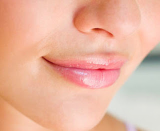 Tips Lengkap Membuat Bibir Merah Secara Alami Dengan Cepat dan Aman Tips Lengkap Membuat Bibir Merah Secara Alami Dengan Cepat dan Aman