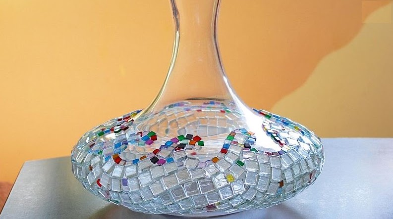 Декоративная ваза с мозаикой.