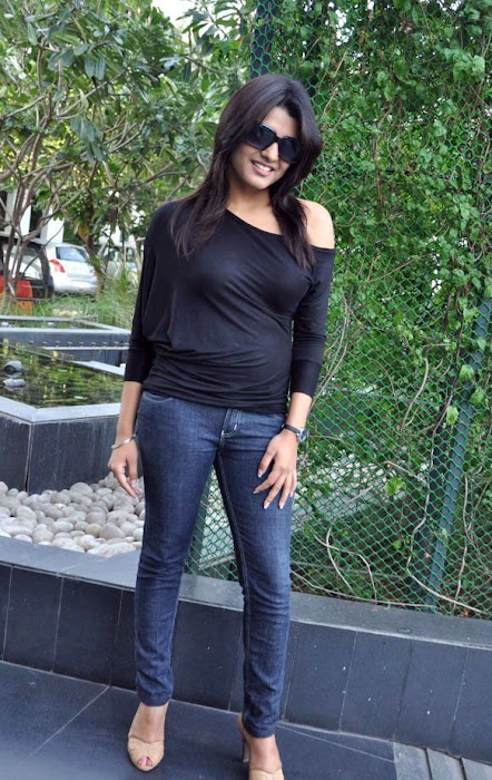 tashu kaushik looking in black dress unseen pics