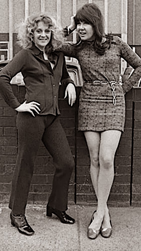 what a wonderful life... Dolly birds...