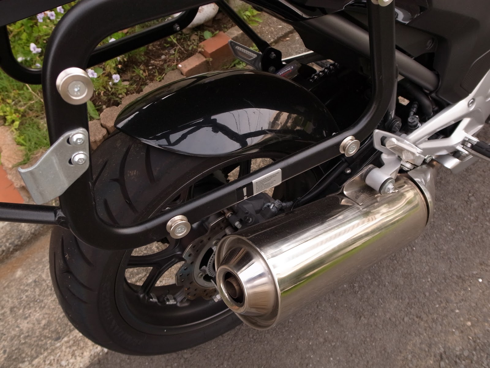 NC700Xブログ: Factory M製FRPインナーリアフェンダーを取り付けました！