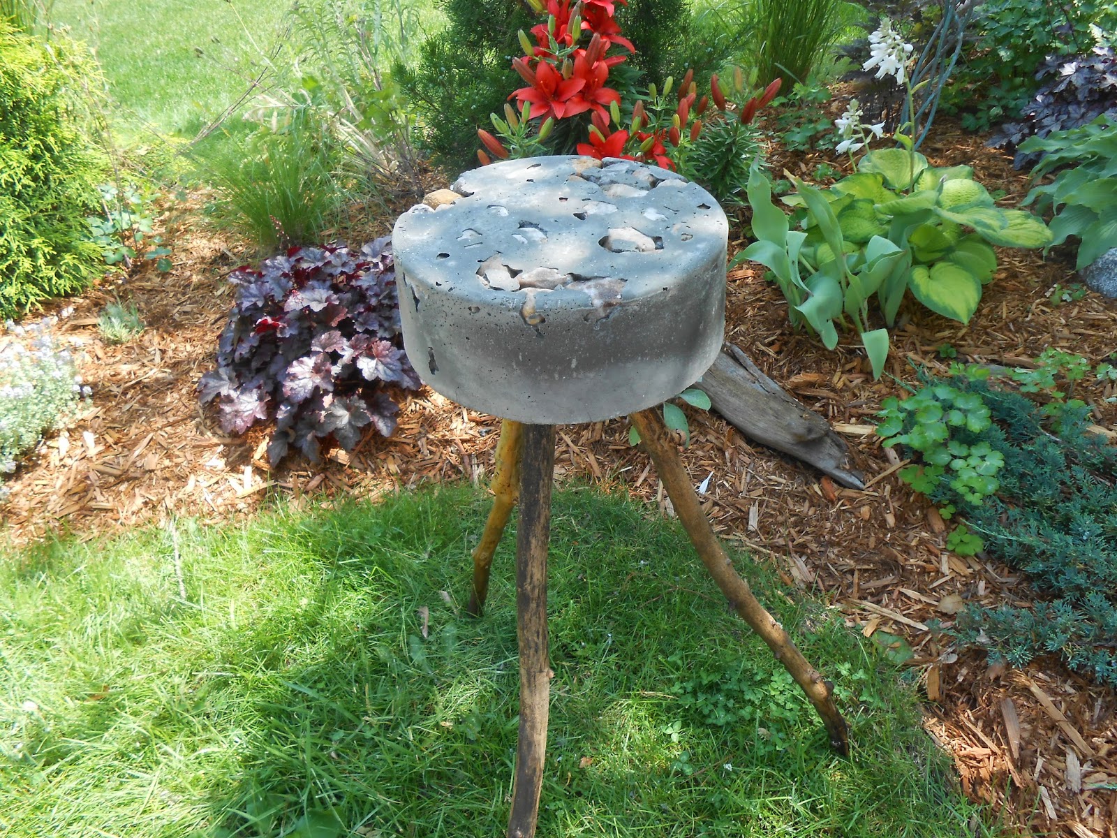 Sproutsandstuff Cheap and Easy "Rustic" Bucket Stool