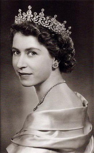 Elisabeth II - её титулы, шляпки и стиль. Elisabeth II - её титулы, шляпки и стиль.