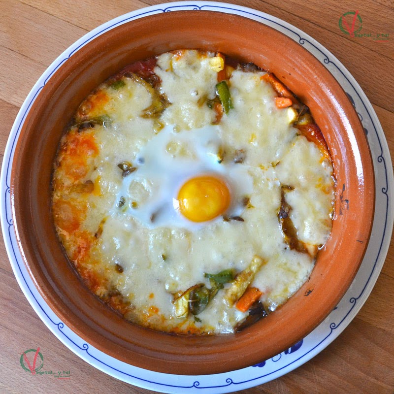 
huevos Al Plato Con Provolone Y Setas
