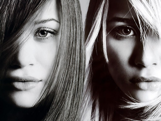 Olsen_Twins,_B-W.jpg