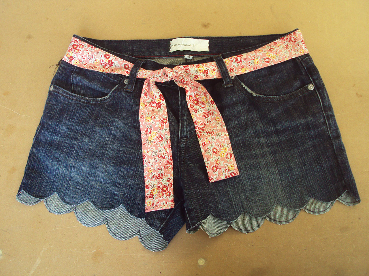 'So, Zo...' Refashion Friday Inspiration/Tutorial Scallop Hem Denim