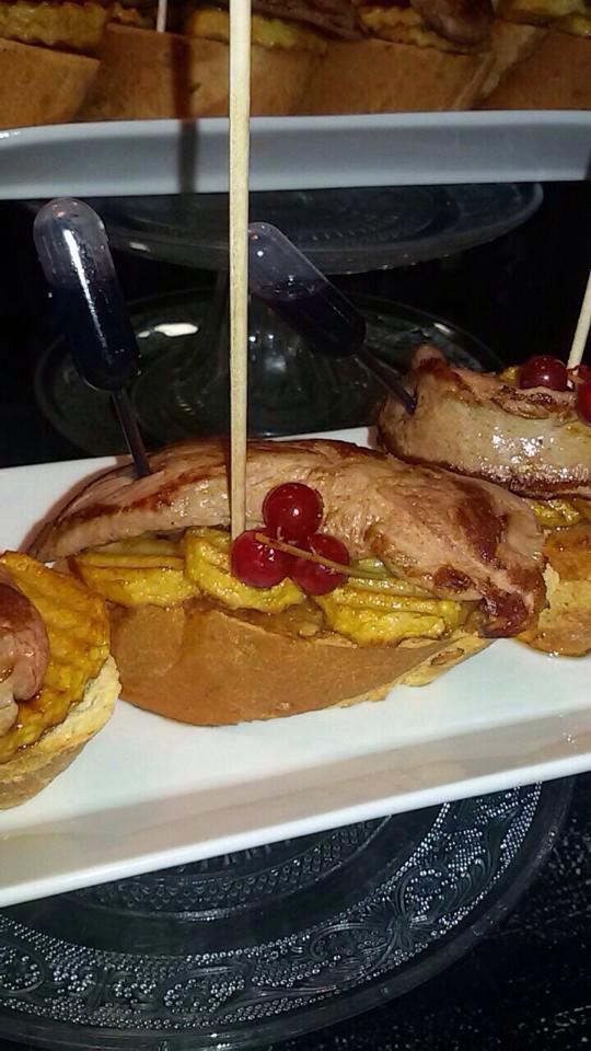 Pintada Rellena De Foie Y Pasas Una historia de Cupcakes y Galletas