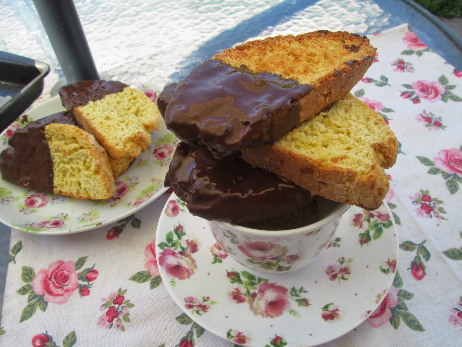 Canela kitchen (gloria) Giada de Laurentis chocolate citrus biscotti