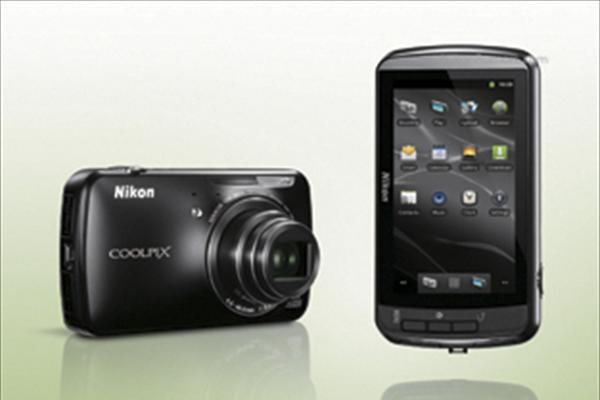Φωτογραφική μηχανή της Nikon με Android