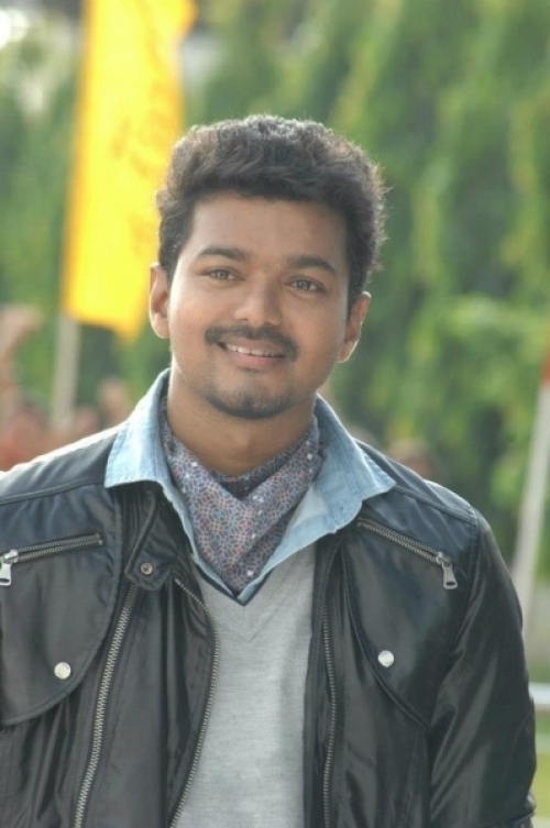 Vijay Kajal Agarwal Thuppakki Telugu Movie Stills, Murugadoss