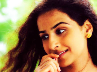 Vidya Balan popular Indian hot and sexy Actress photos