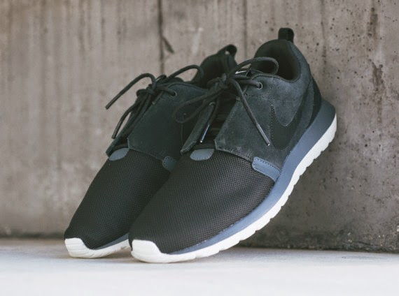 roshe run suede black