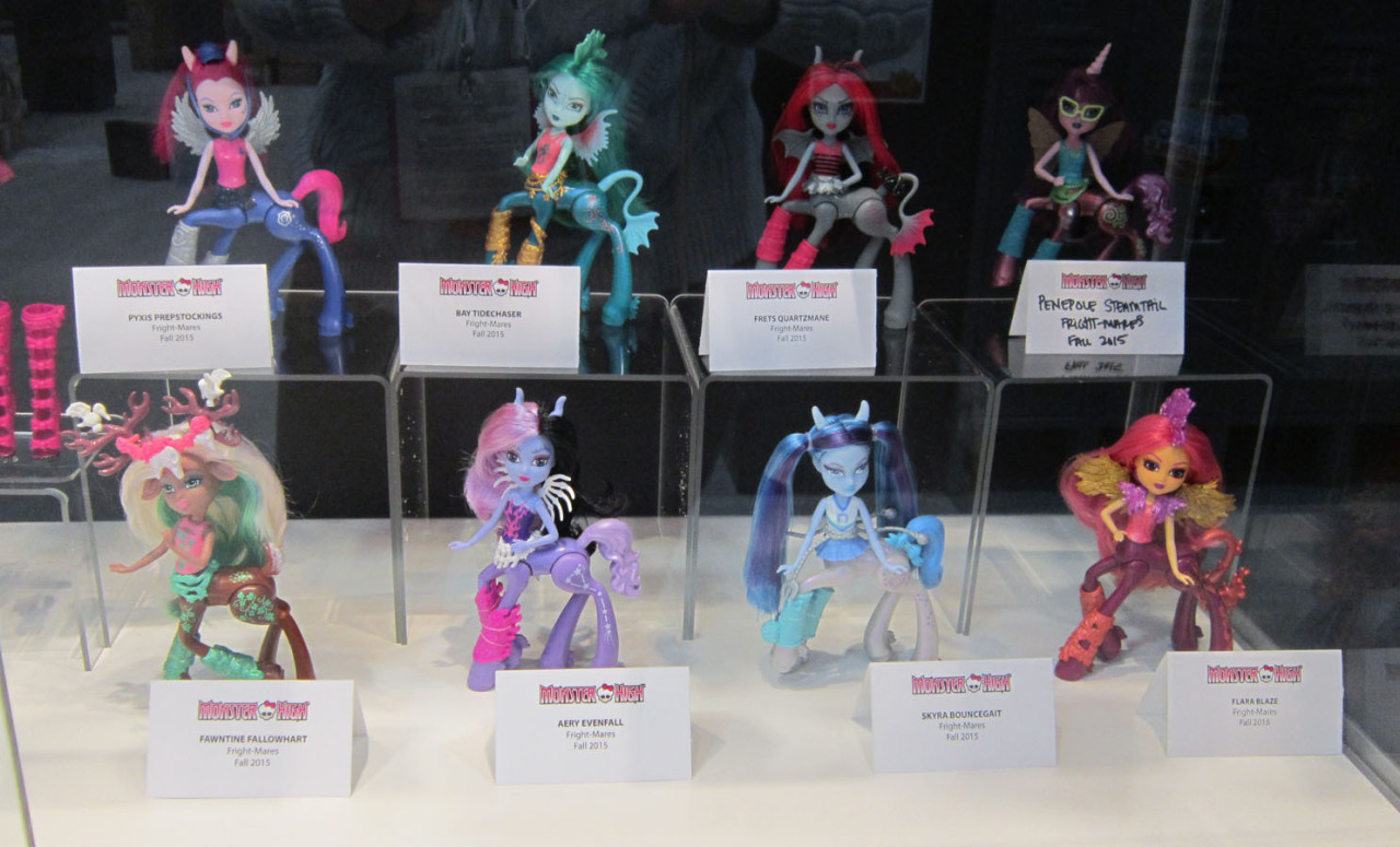 My toys,loves and fashions: SDCC - Monster High Expositores e Revelações.