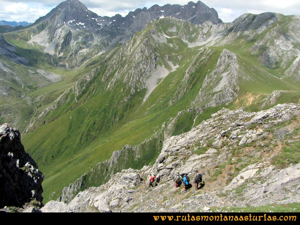 Ruta Tuiza Siegalavá: Bajando de Siegalavá Ruta Tuiza Siegalavá: Bajando de Siegalavá