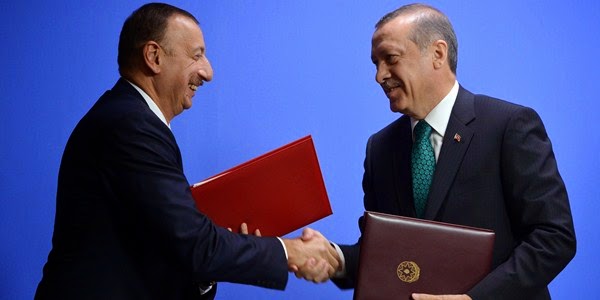 Turquía acusa a Rusia y EE.UU. de no resolver el conflicto de Karabaj