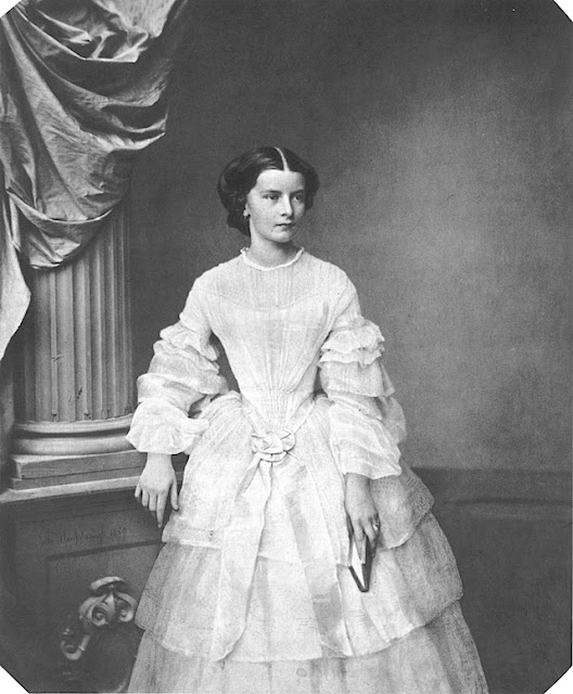 What Did Elisabeth of Austria Look Like  in 1858 