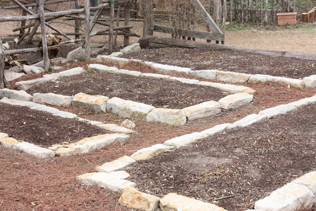 ... the Texas Hill Country: Square Foot Gardening Designs & Other Ideas