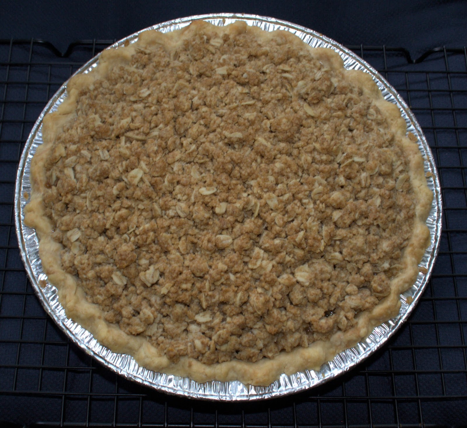 Pear Pie with Dried Cherries