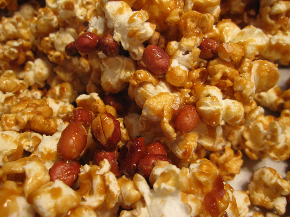 My Homemade Life Caramel Corn with Peanuts